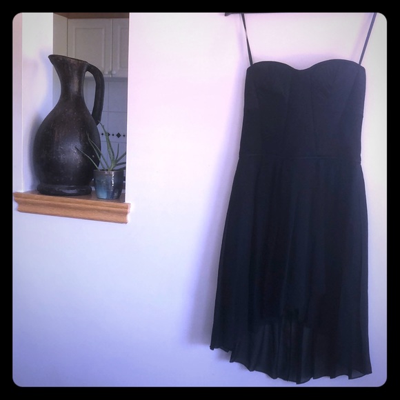 BCBGMaxAzria Dresses & Skirts - BCBG MaxAzria Strapless Black Corset Dress Size 4